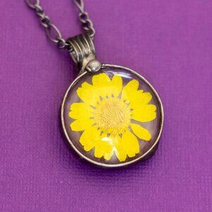 24 inch, Vintage Intricate Sunflower Silver Tone Necklace - Q32